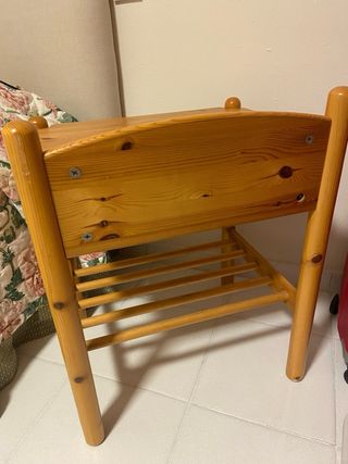 Mesita de noche pino macizo de Ikea