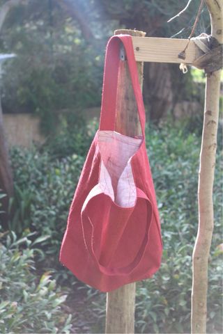 Bolsa de tecido às riscas