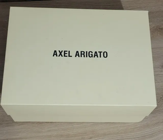 Axel Arigato