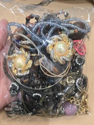 Lote bisutería antigua variada