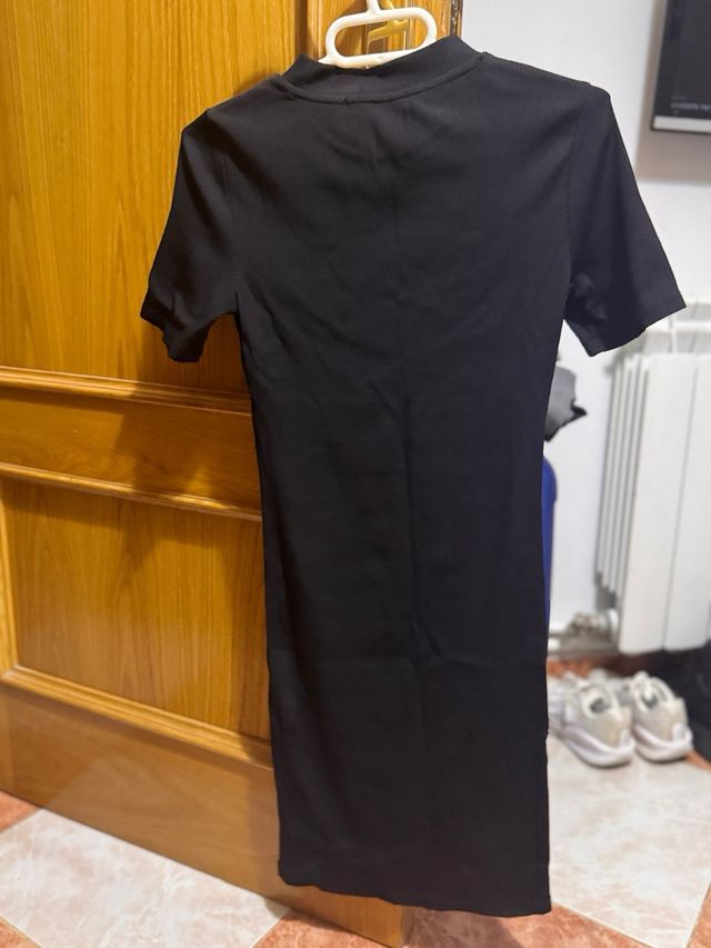 Vestido negro manga corta