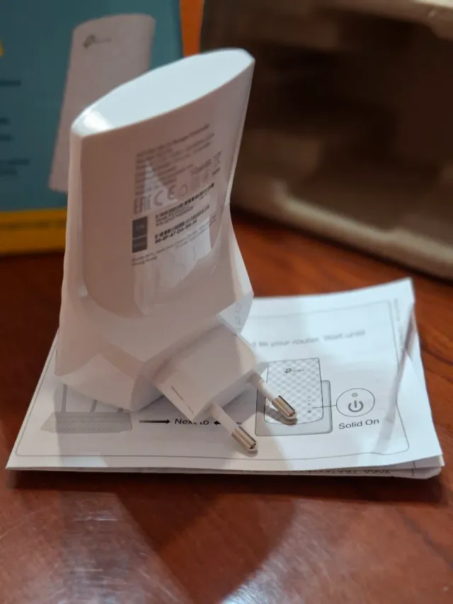 Extensor Wi-Fi TP-Link sin usar