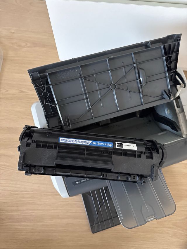 Stampante HP LaserJet 1010 funzionante