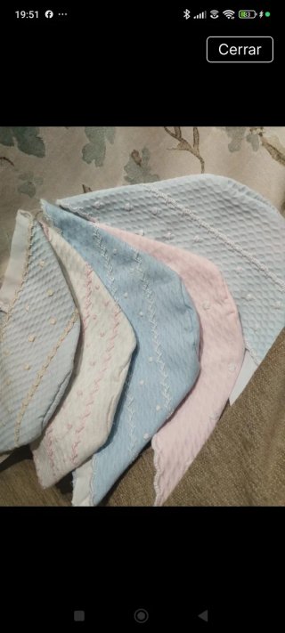Baberos artesanales hechos a mano