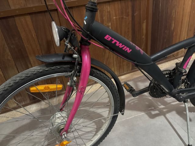 Bicicleta BTWIN Negra y Rosa