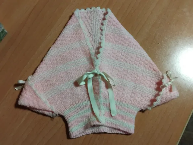 Mañanita bebé vintage rosa y blanco