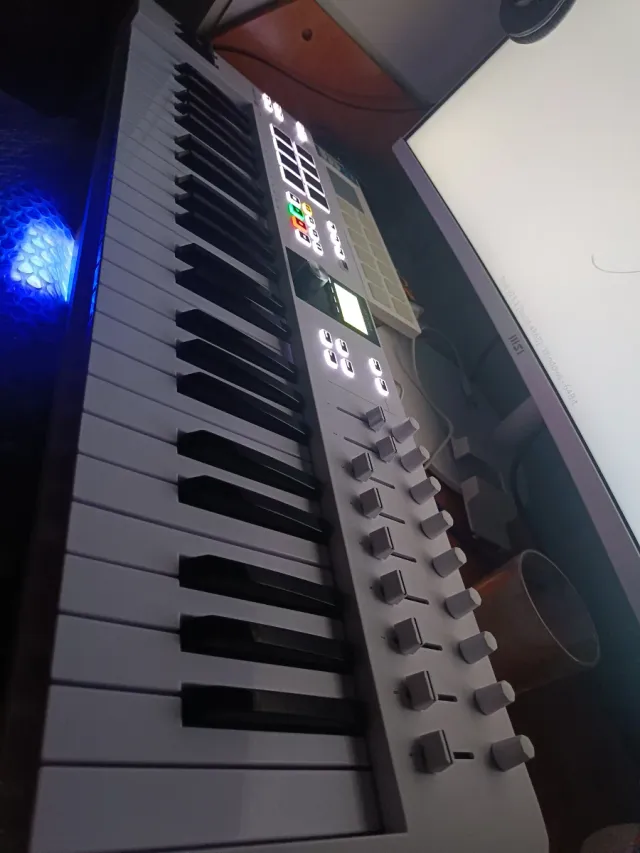 Teclado Arturia Keylab Essential 49