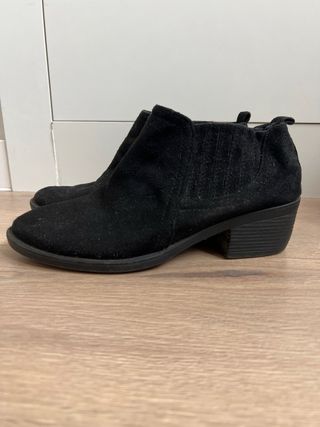 Lote 2 pares botines tacón negro y marrón