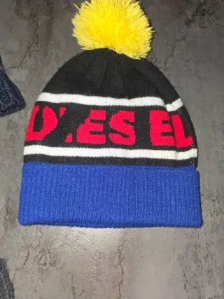 Cappello Diesel con pompon