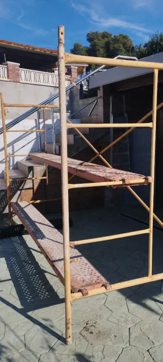 Andamio de hierro completó