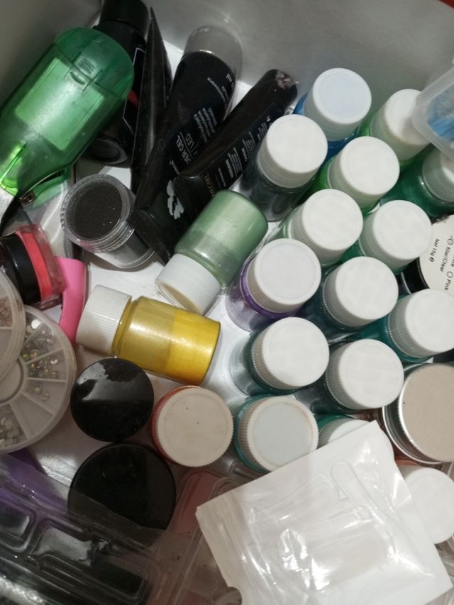 Caja de materiales para uñas