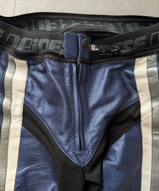 Pantalón moto cuero Dainese