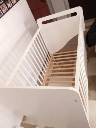 Cuna bebé con comoda cambiador