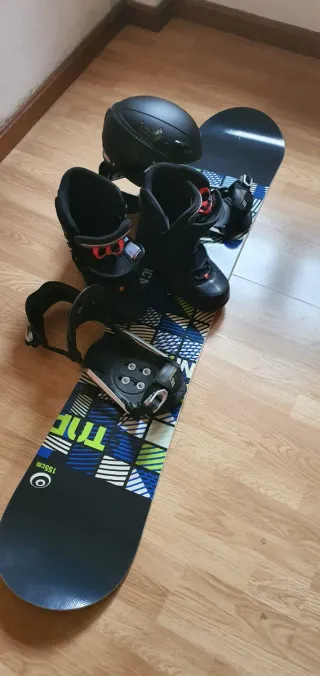 Tabla Snowboard + Botas + Casco + Fijaciones