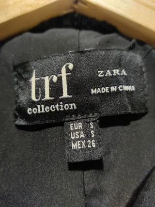 Abrigo Zara Negro Peludo