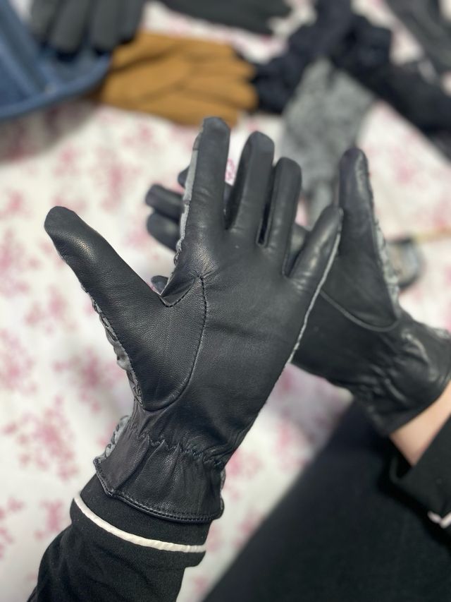 Guantes de piel con encaje