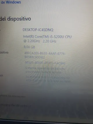 Portátil ASUS blanco y negro