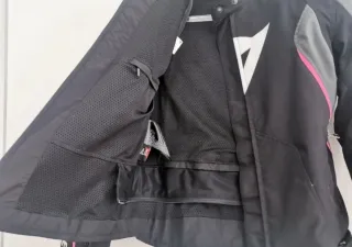Chaqueta y pantalón Dainese
