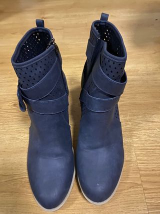 Botín azul tacón con lazo