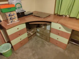 Cama nido, cajonera, cabecero,  encimera, estantes