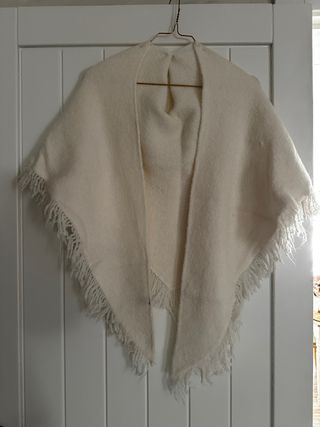 Ponchos blanco ,negro,burdeos y gris  unidad