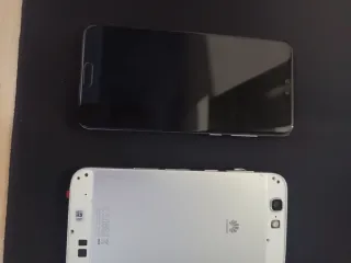 Teléfonos Huawei Negro y Blanco