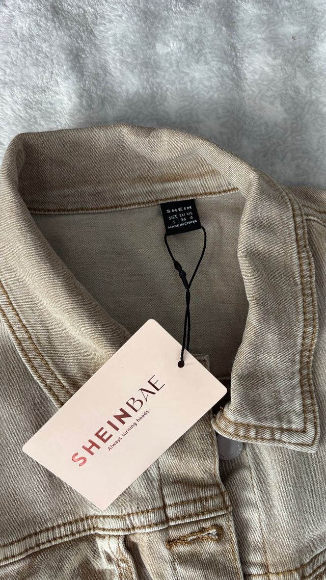 Conjunto SHEINBAE Chaqueta y Falda Beige