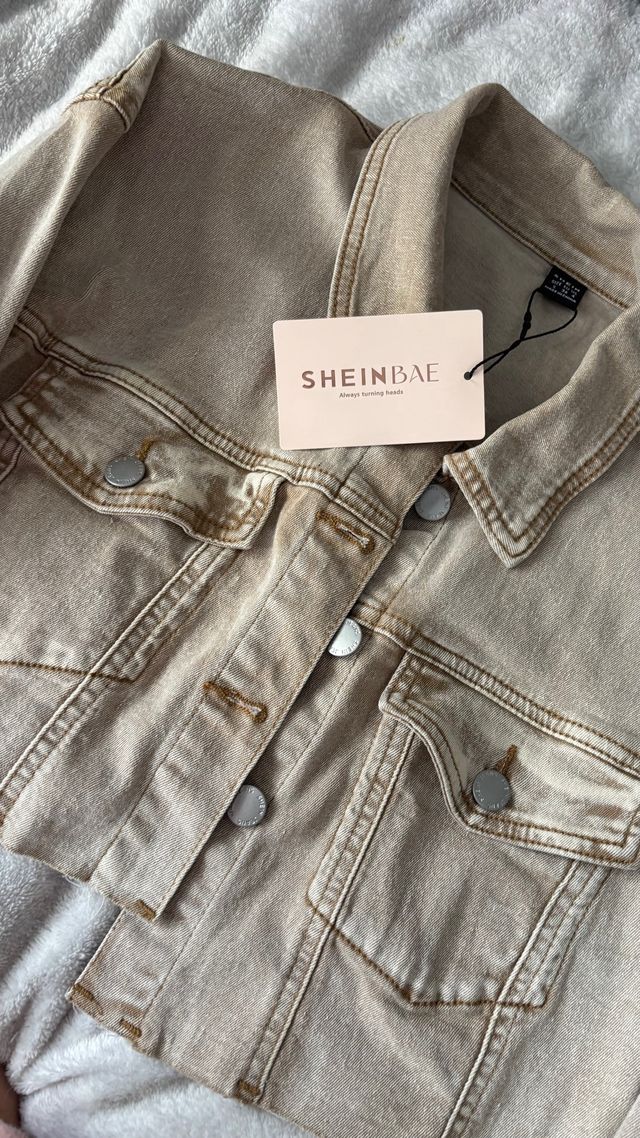 Conjunto SHEINBAE Chaqueta y Falda Beige