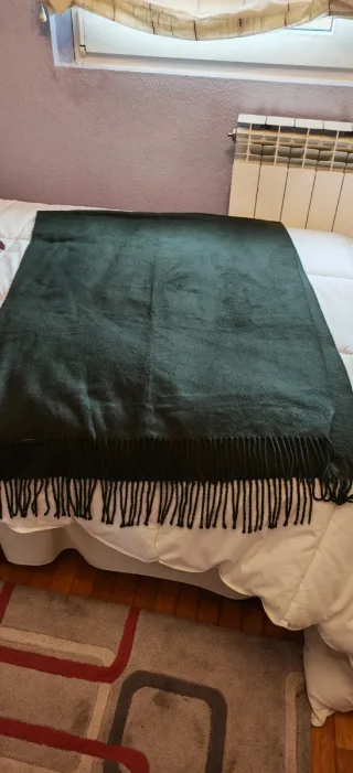 Bufanda XL verde oliva con flecos