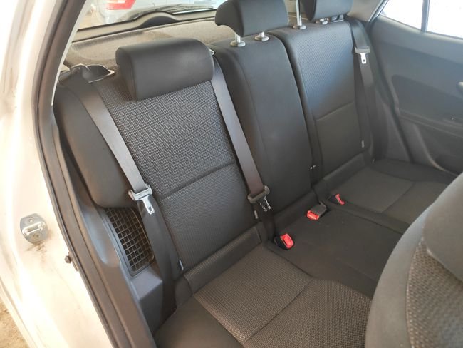 Toyota Auris 2011, foto 13