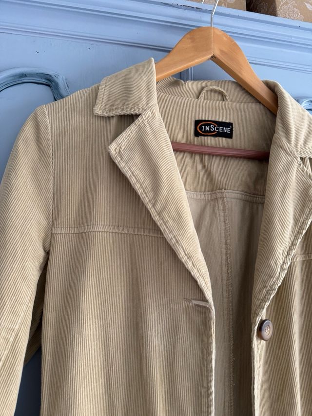 Gabardina con cinturón