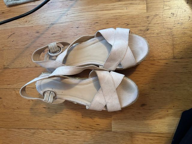 Sandalias Beige Cuña