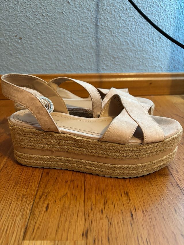 Sandalias Beige Cuña