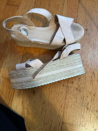 Sandalias Beige Cuña