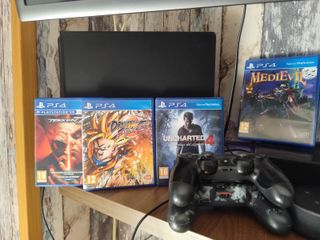 PS4 (PlayStation 4) Juegos y 2 Mandos.
