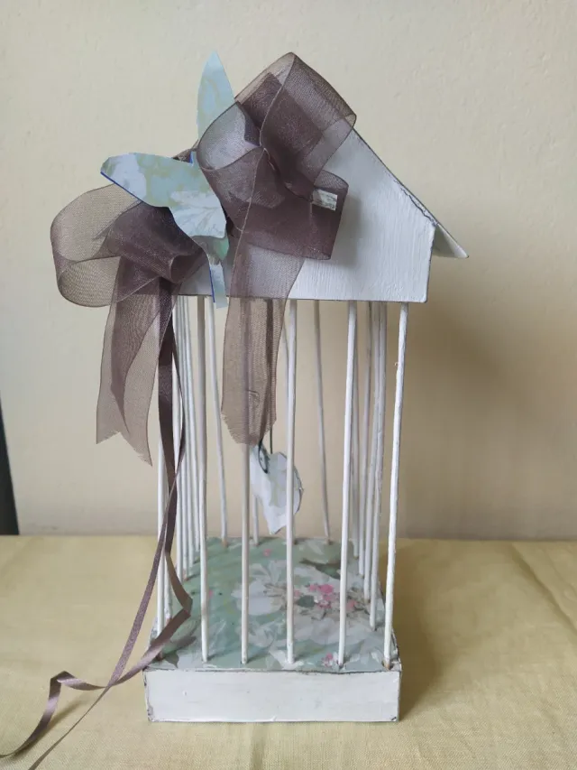 Adorno jaula decorativa mariposa