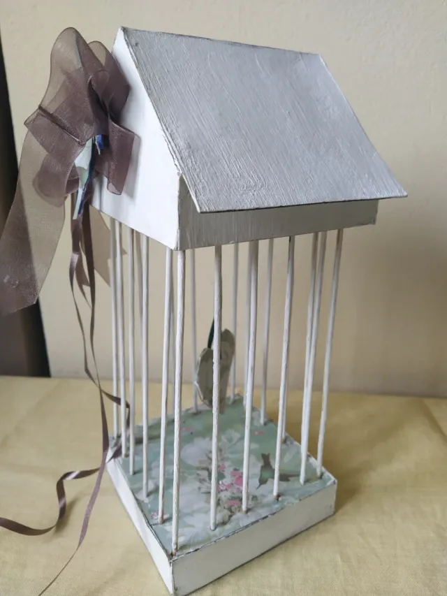 Adorno jaula decorativa mariposa