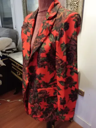 Chaqueta Estampada Flores Roja y Verde
