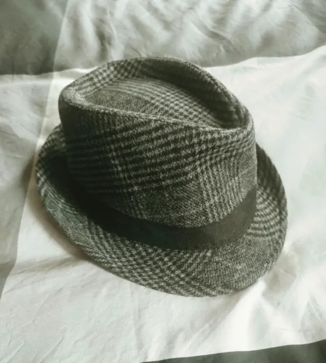 Sombrero gris