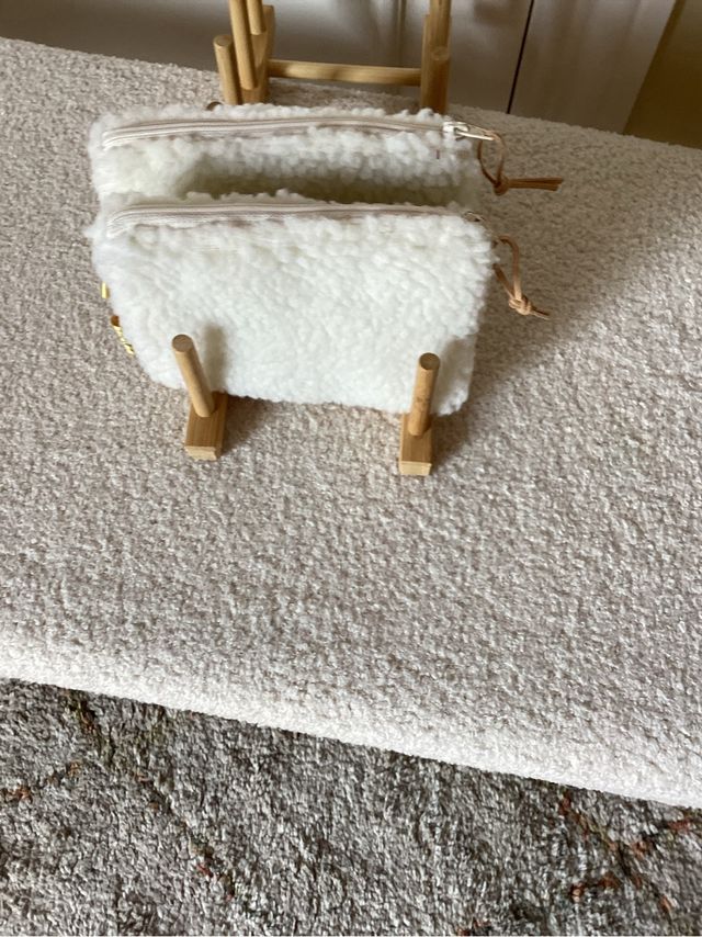 Carterita monedero borreguito beige