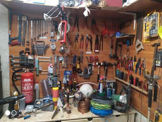 REPARACIONS A DOMICILI , LAMPISTERIA, SERVEIS ETC