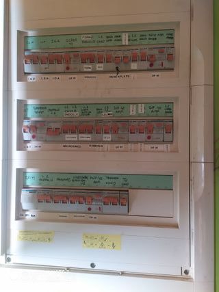 REPARACIONS A DOMICILI , LAMPISTERIA, SERVEIS ETC