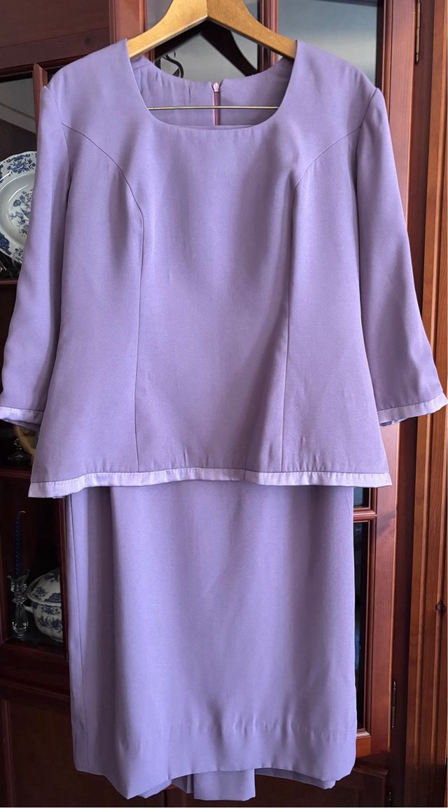 Traje morado para eventos