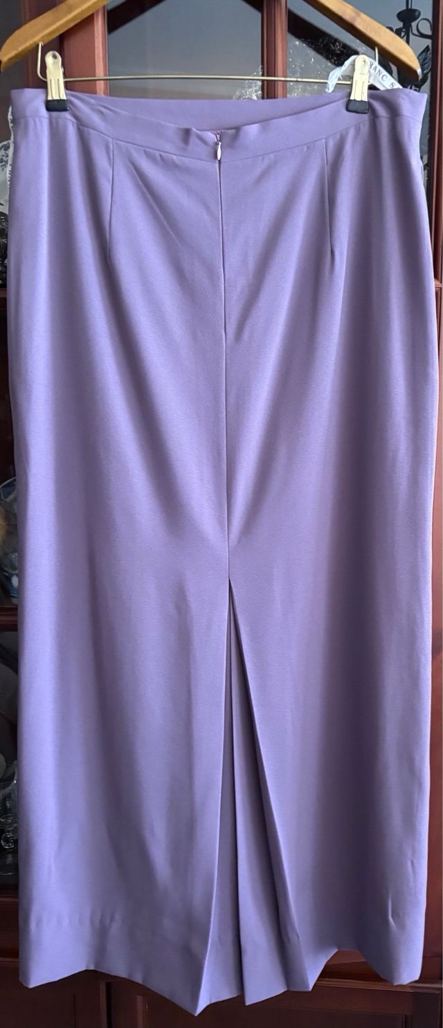 Traje morado para eventos