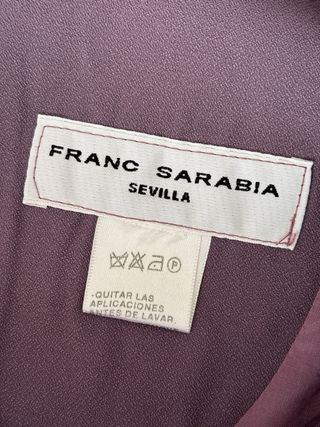 Traje morado para eventos