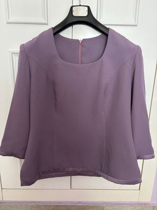 Traje morado para eventos