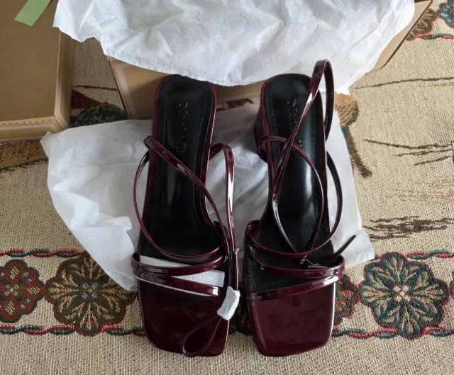 Sandalias de tacón, fiesta mujer.