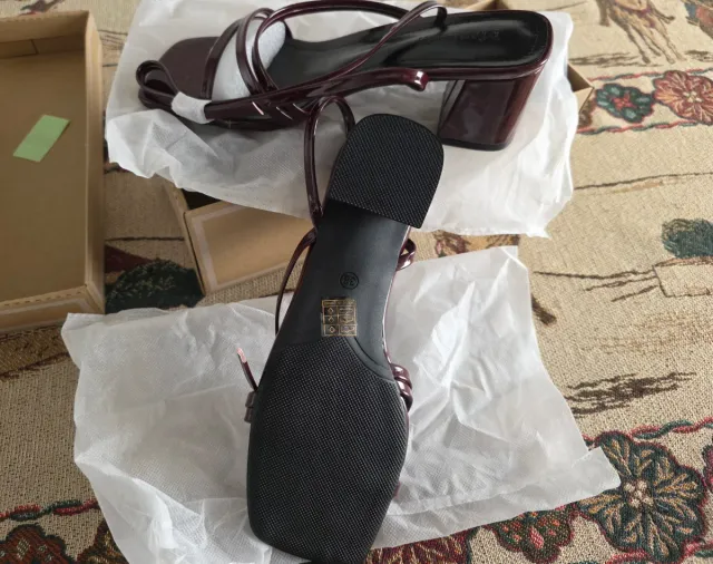 Sandalias de tacón, fiesta mujer.