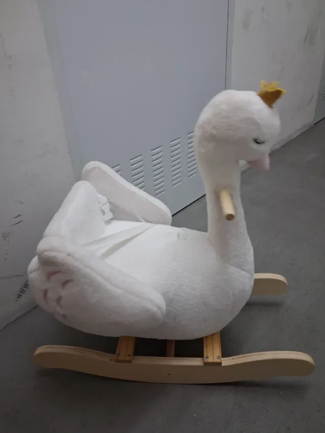 Balancín Cisne Peluche Corona