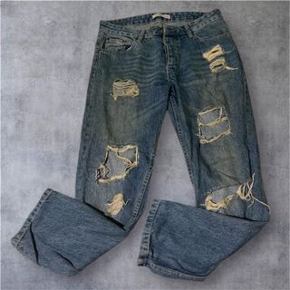 Pantalón vaquero rotos